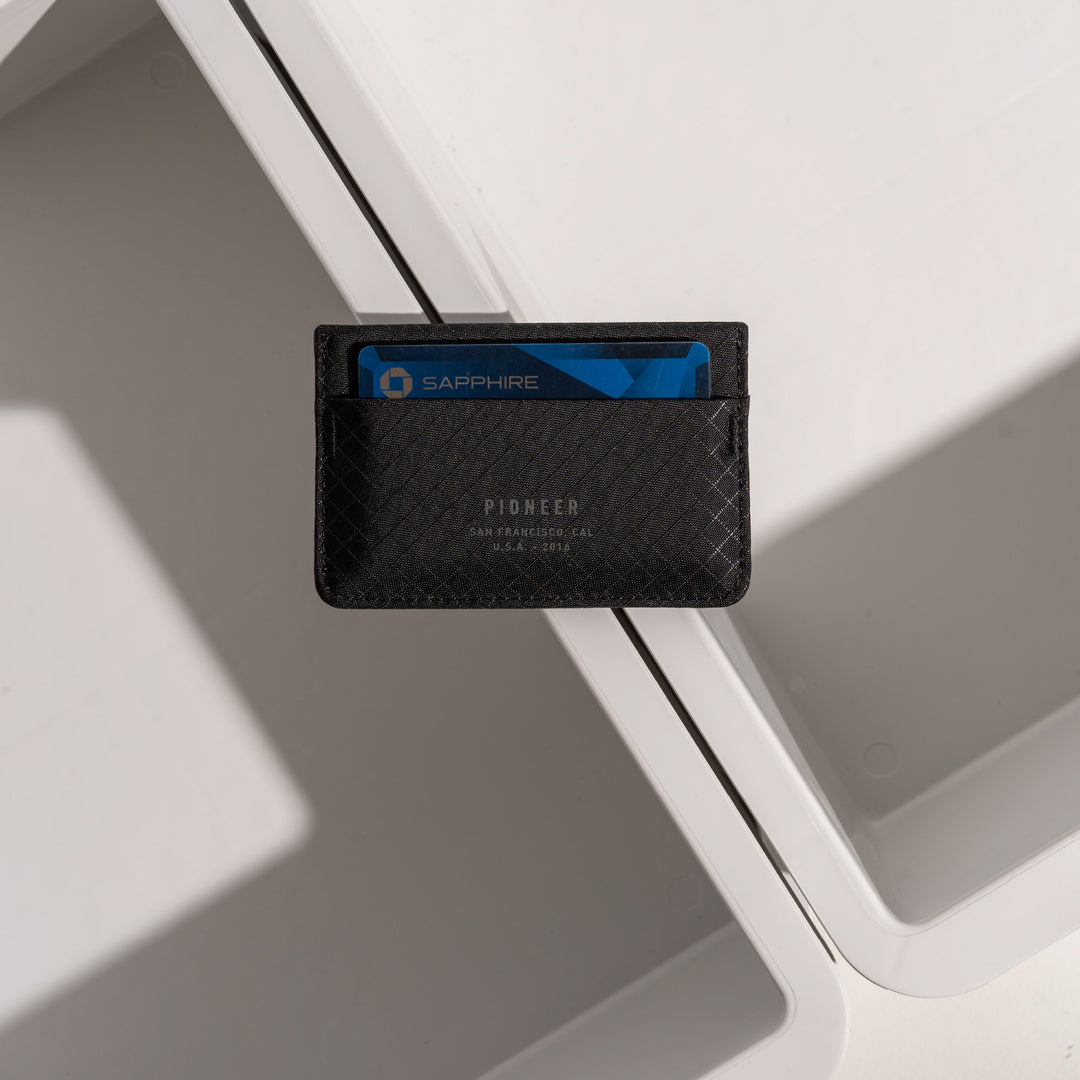 Molecule Cardholder - Pioneer Carry #color_onyx-10xd