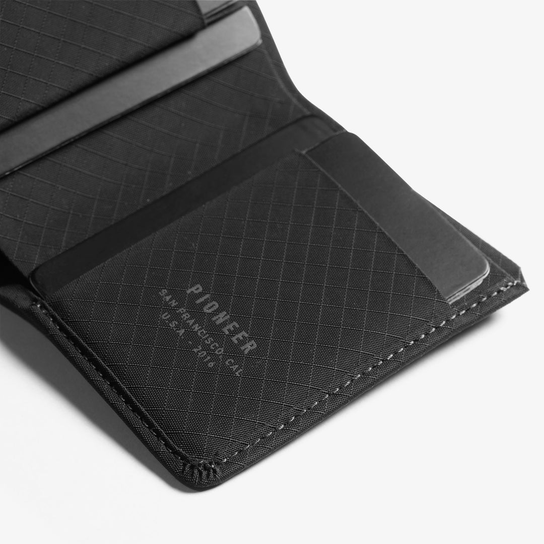 Altitude Billfold - Pioneer Carry #color_onyx-10xd