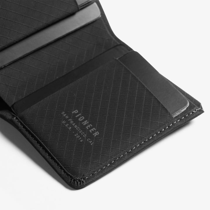 Altitude Billfold - Pioneer Carry #color_onyx-10xd
