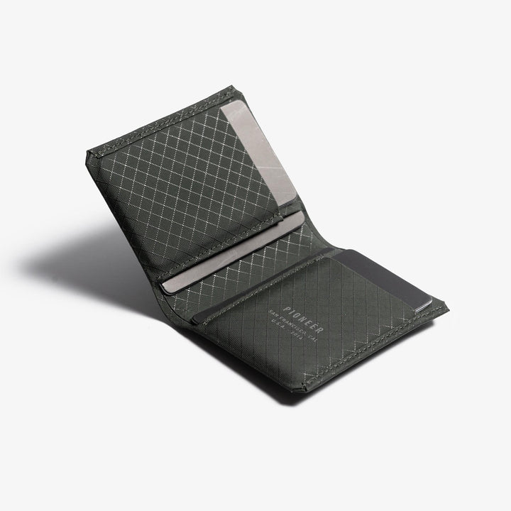 Matter Bifold - Pioneer Carry #color_forest-10xd