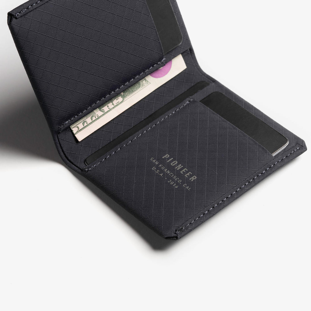 Matter Bifold - Pioneer Carry #color_navy-3xd
