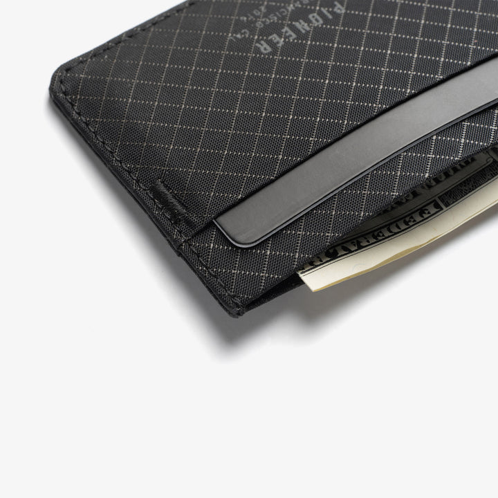 Molecule Cardholder - Pioneer Carry #color_onyx-10xd