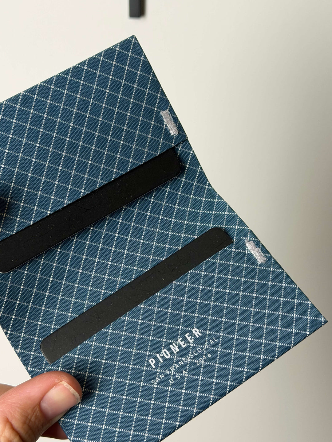 Ion Wallet Blue/White 10XD