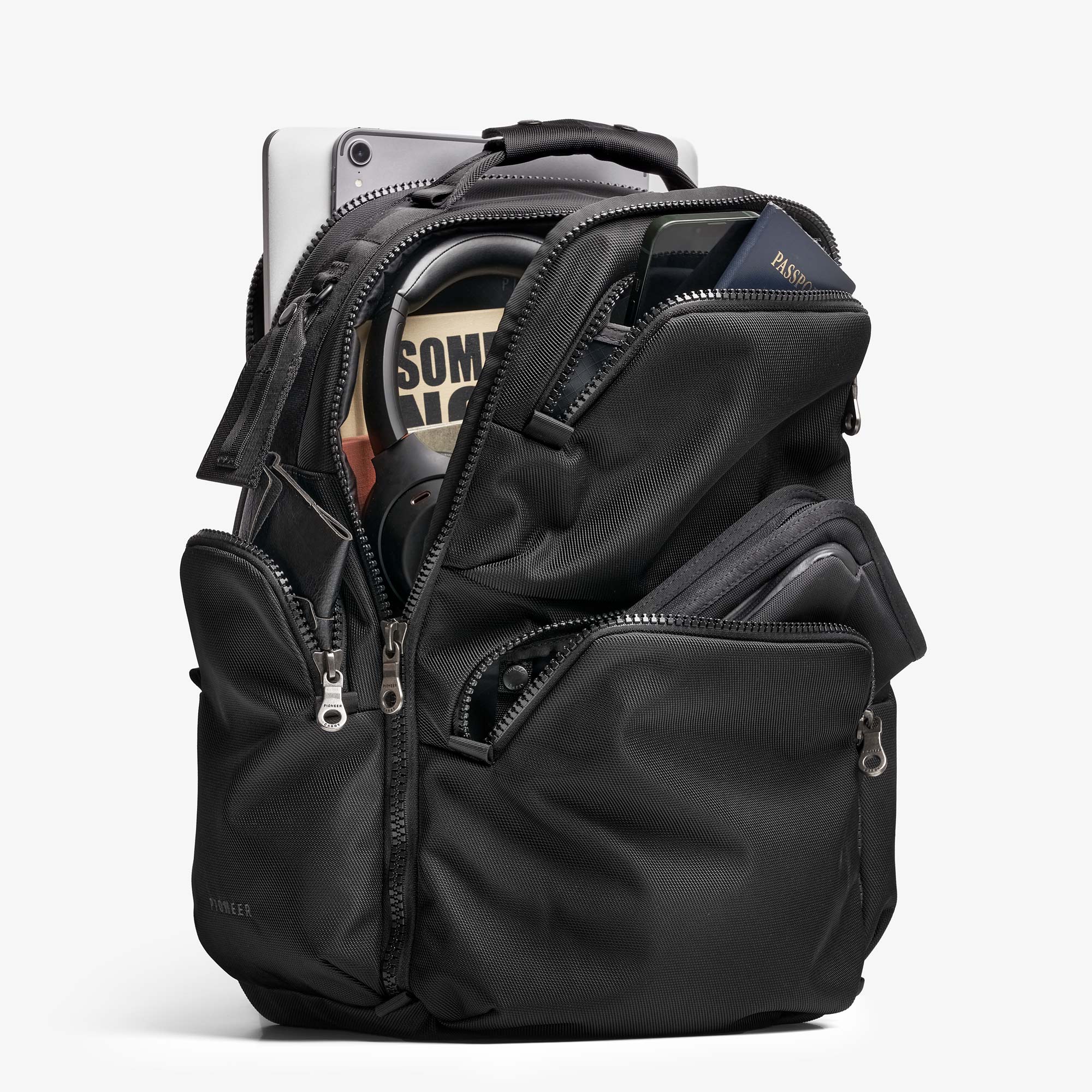 アプリリー　ネイビー ナイロン レザー バックパック 三越伊勢丹 | MULBERRY/マルベリー通販 | ミニ ヘリテージ