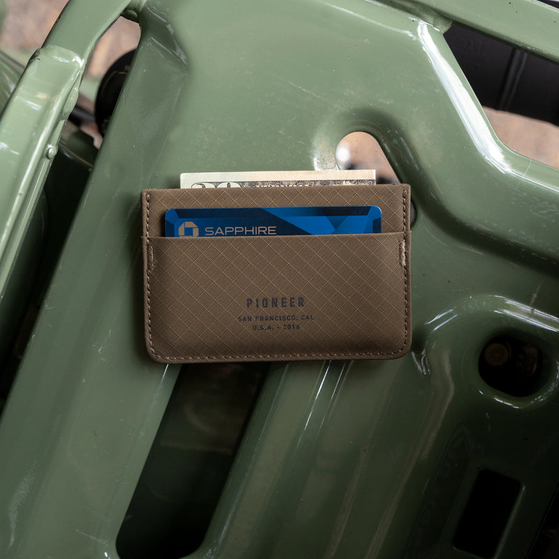 Molecule Cardholder - Pioneer Carry #color_earth-3xd
